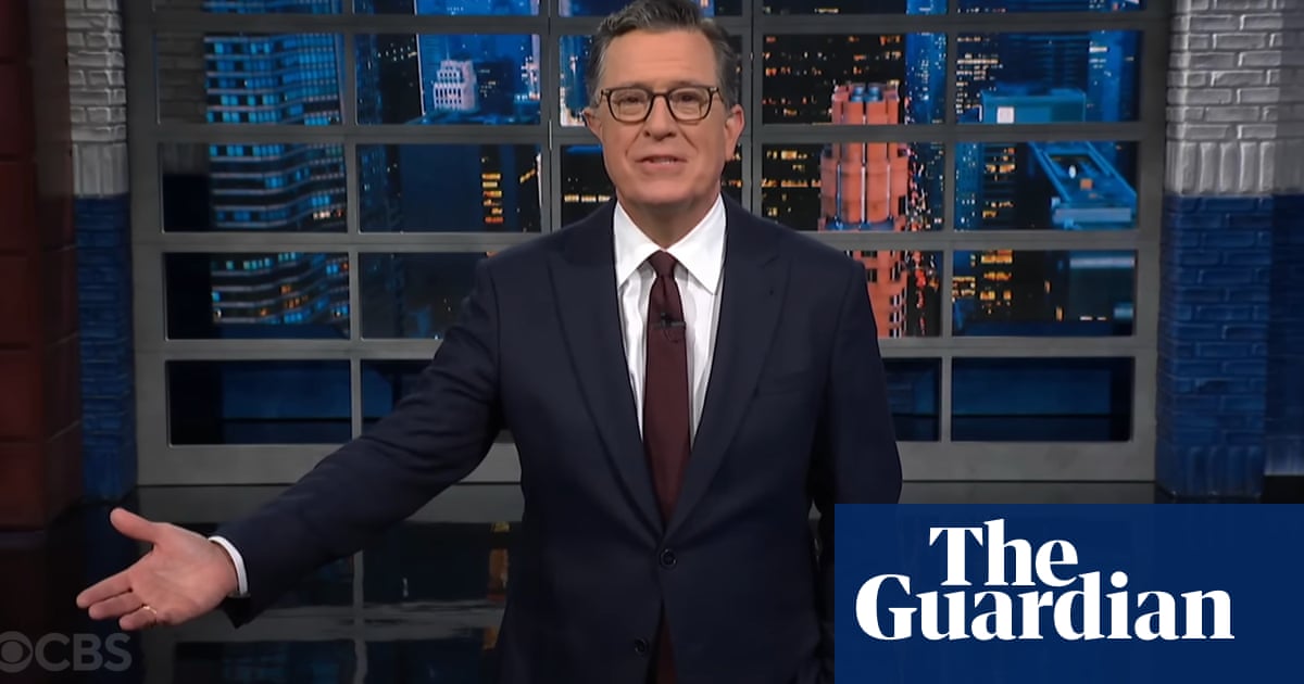 Stephen Colbert sobre las elecciones: ‘¿Es JD Vance un donut? Porque Walz lo está mojando’ | Resumen de la televisión nocturna Stephen Colbert sobre las elecciones: ‘¿Es JD Vance un donut? Porque Walz lo está mojando’ | Resumen de la televisión nocturna