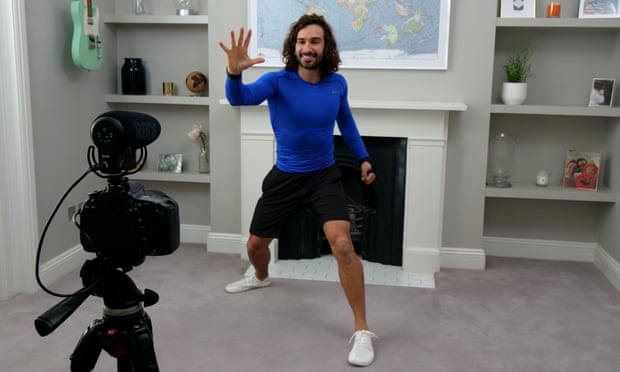 Joe Wicks’ leading one of his online PE lessons
