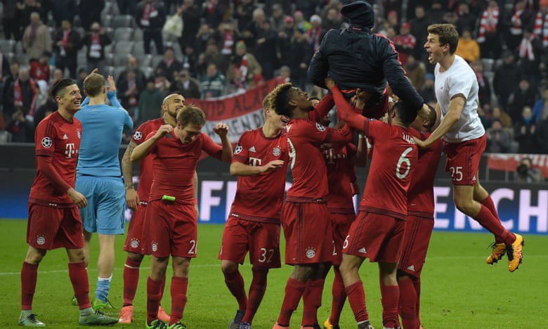 The Bayern Munich players celebrate their 4-2 victory.