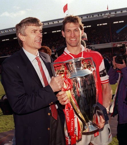 Arsenal manager Arsène Wenger with captain Tony Adams & the Premiership trophy in 1998.