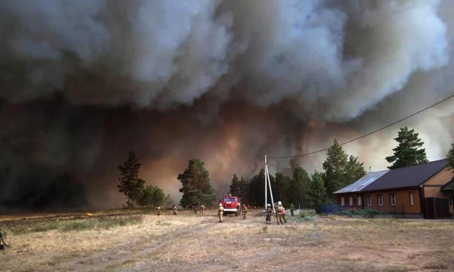 Siberia wildfires: Russian army planes and thousands of firefighters battle blazes Siberia wildfires: Russian army planes and thousands of firefighters battle blazes