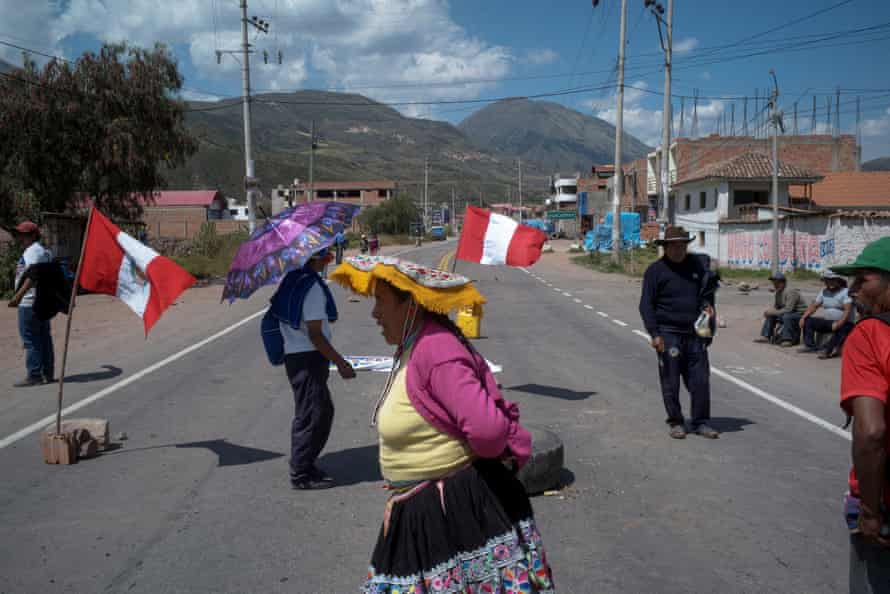 Protesters in Peru block a road in the tourist capital Cuzco