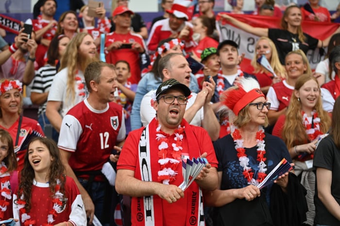 Austrian fans cheer ahead of the quarter-finals of the Women's EURO 2022.