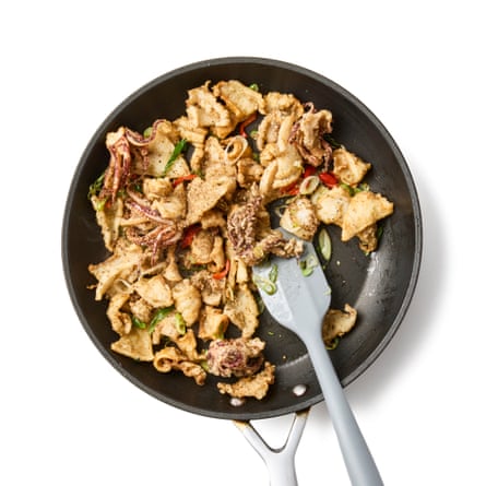 Felicity Cloake’s salt and pepper squid 09b