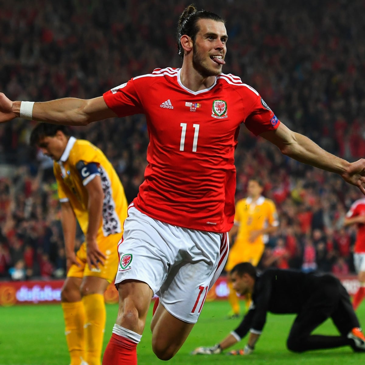 Gareth Bale still 'one of the boys' for Wales after £150m deal, says Joe  Ledley | Gareth Bale | The Guardian