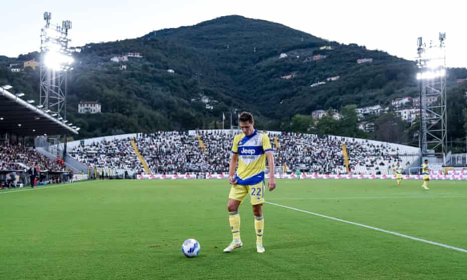 Allegri's anger fades as Chiesa leads Juventus through Spezia six-pointer |  Juventus | The Guardian