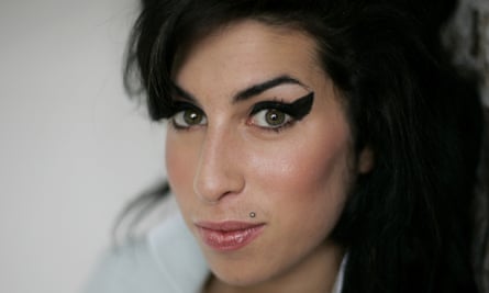 Head changeable  of British vocalist  Amy Winehouse, Feb 2007