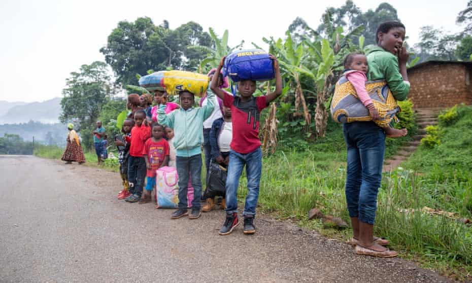 Villagers from Belo, in Cameroon’s north-west flee the fighting to nearby Bamenda