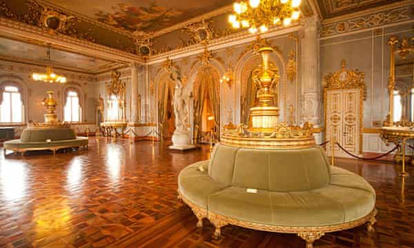 El vestíbulo del Teatro Nacional.