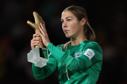 Mary Earps with the Fifa Golden Glove award