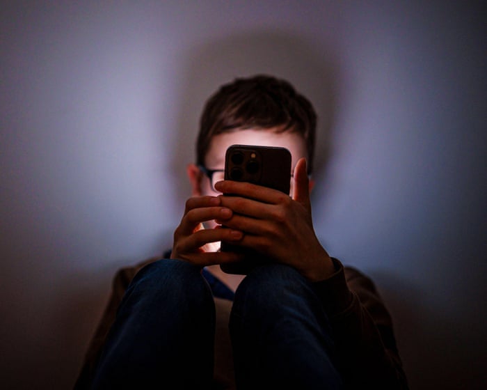 High screen usage in children linked to poorer outcomes, major study suggests