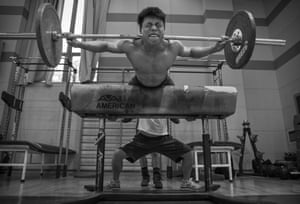 China S Weightlifting Powerhouse Readies For Rio Olympics In