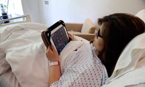 patient with iPad