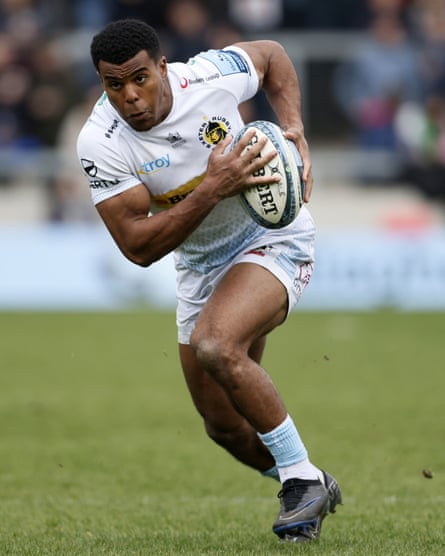 Immanuel Feyi-Waboso on the ball during a Premiership match
