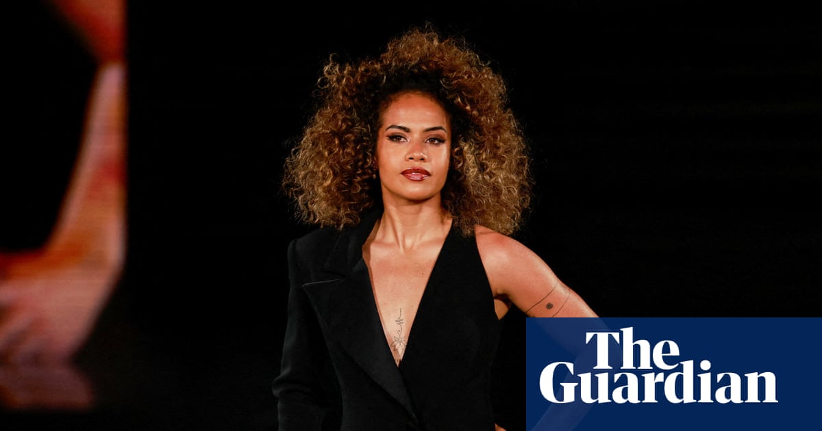 Mary Fowler Makes Catwalk Debut During Paris Fashion Week in Show C...