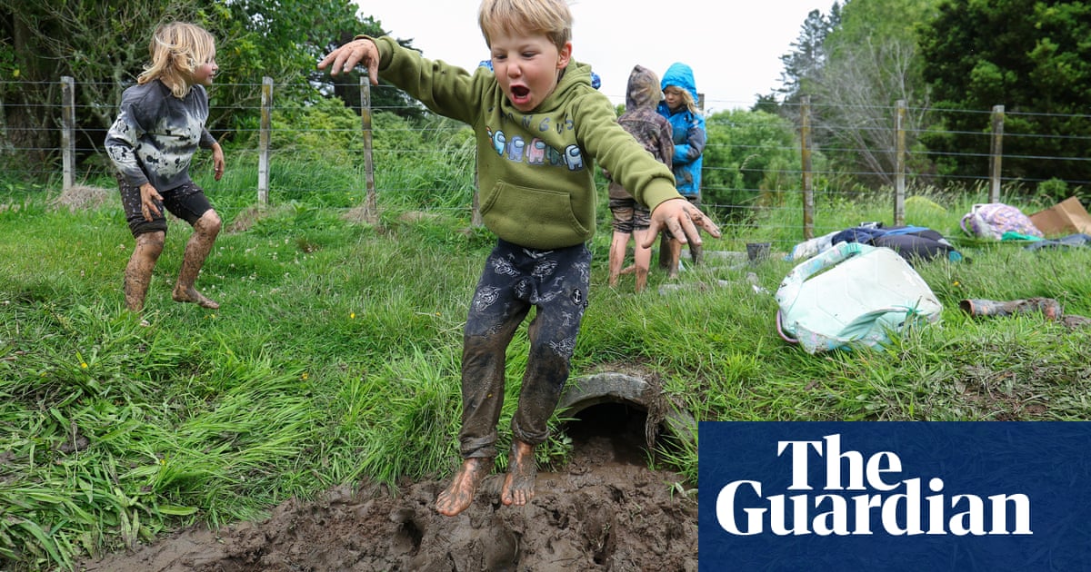 Ева Корлет Снимки Хейгън ХопкинсАштън Уилкокс 8 сочи мъртъв таралеж