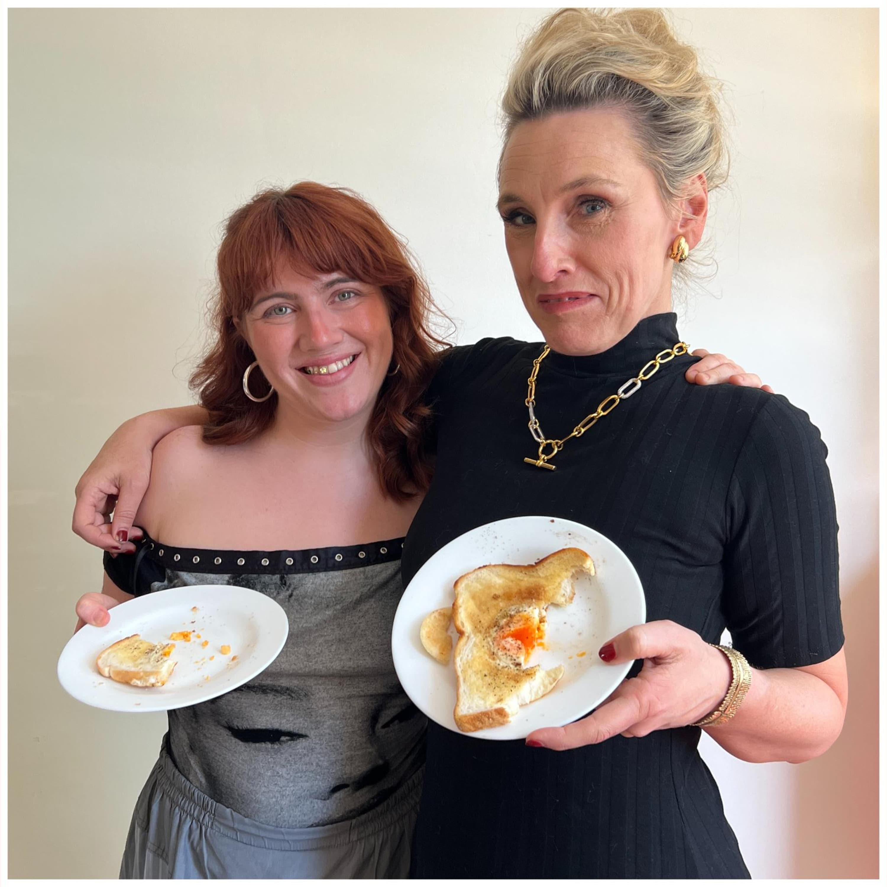 S10, Ep6: CMAT, singer songwriter