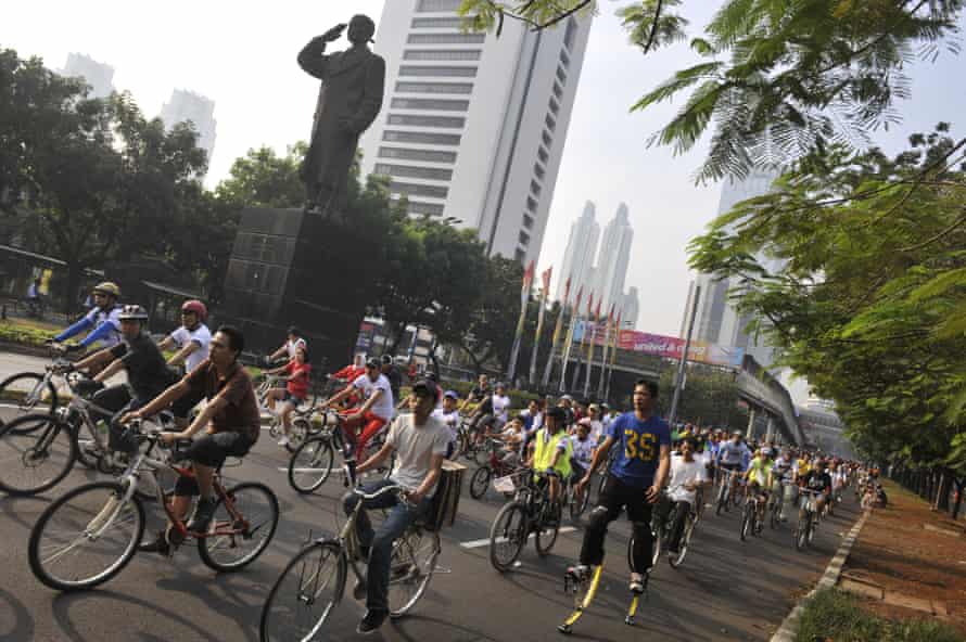 Jakarta’s car-free days are popular … Sudirman avenue is usually filled with noise and pollution.