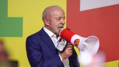 «Άλλο ένα πραξικόπημα»: οι φόβοι αυξάνονται καθώς ο Flávio Bolsonaro υπόσχεται να «εκδημοκρατίσει ξανά» τη Βραζιλία