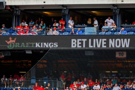 An ad reads "DraftKings bet live now"