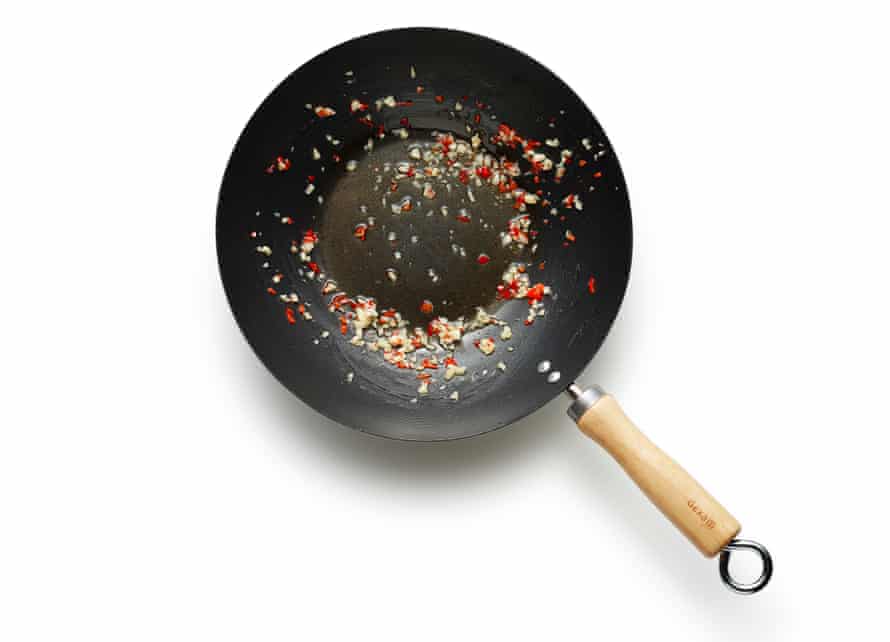 Felicity Cloake’s perfect pad kra pao, step 03 – frying the chillies and garlic