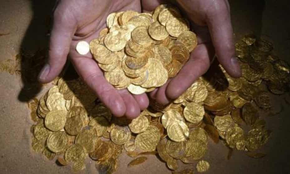 The largest hoard of gold coins found in Israel was discovered in the seabed of a harbour in the Mediterranean Sea port of Caesarea National Park. The coins, almost 2,000 of them, are from the C11th and were discovered by a group of divers.