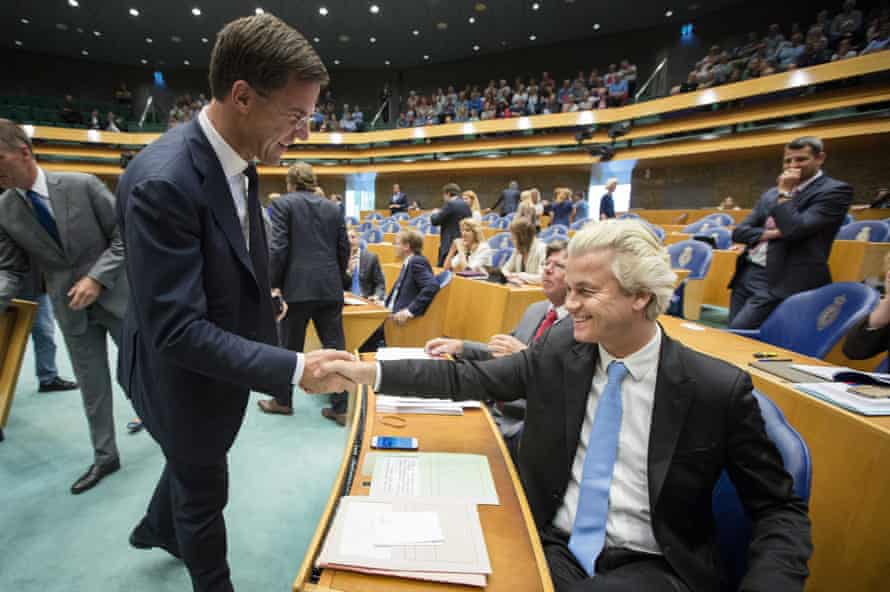 Rutte (left) and Wilders before the debate.
