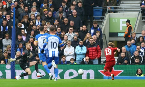 Harvey Elliott scores for Liverpool!
