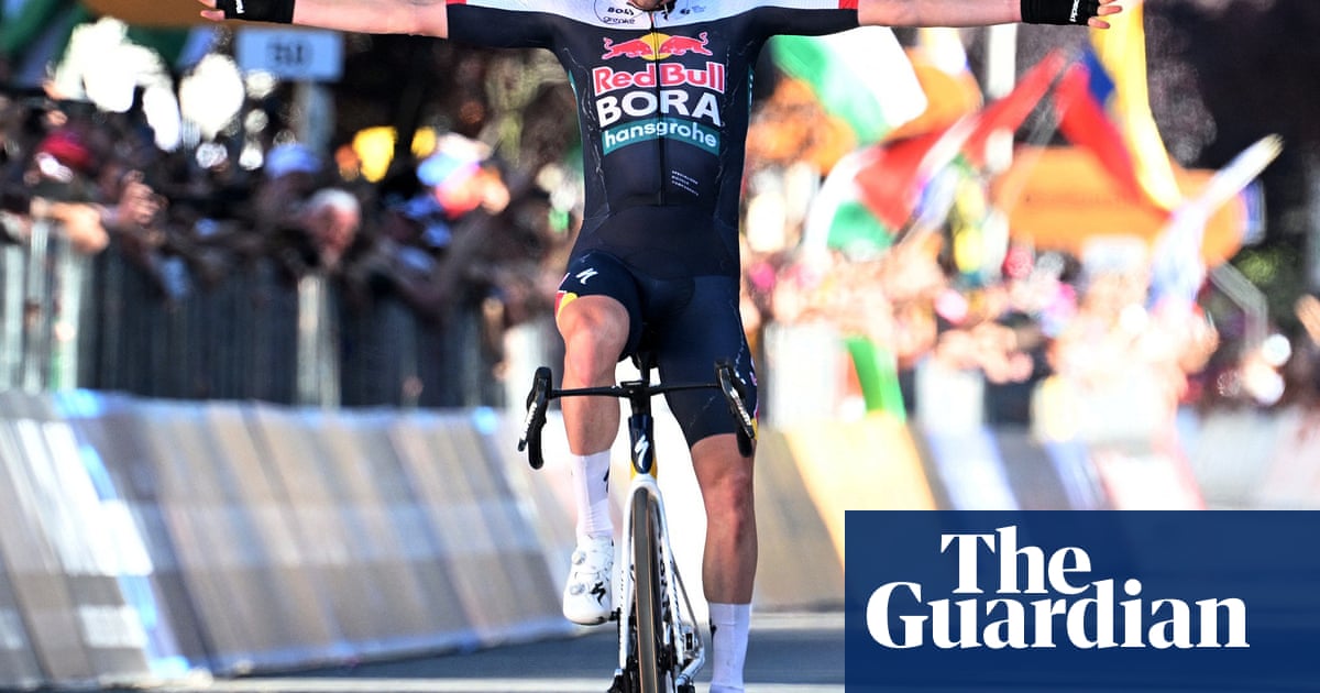 Isaac Del Toro Defends Giro d'Italia Pink Jersey After Stage 19 Alpine Clash