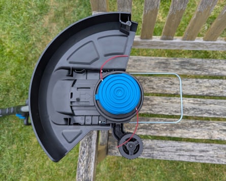 The cutting head of the Mac Allister MGT60030 grass trimmer.