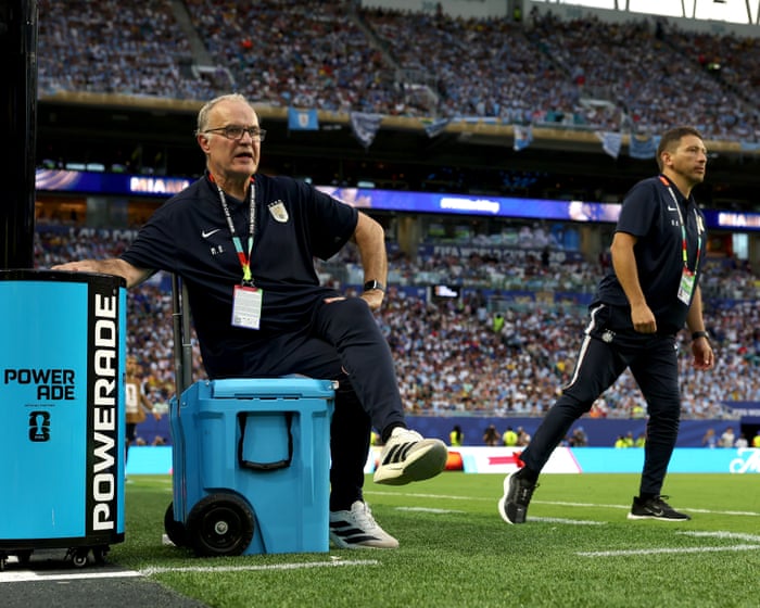 Football Daily | Uruguay misfire and leave Bielsa-ball in danger of kicking the bucket