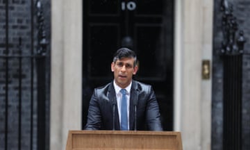 British Prime Minister Sunak announces snap elections<br>epa11361024 British Prime Minister Rishi Sunak delivers a speech outside 10 Downing Street in London, Britain, 22 May 2024. Sunak announced a snap election with polling day on 04 July 2024.  EPA/NEIL HALL