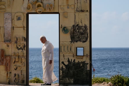 Pope Leo at Mimmo Paladino’s Gateway to Europe memorial on Lampedusa, one of the main entry points for migrants crossing the Mediterranean. The pope urged a more humane migration policy during his 4 July 2026 visit