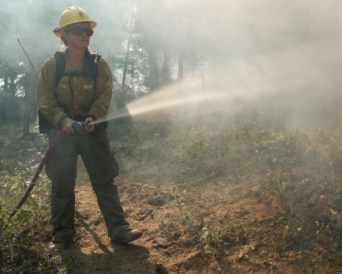 Firefighters start to contain Washington state wildfires as tens of thousands remain displaced