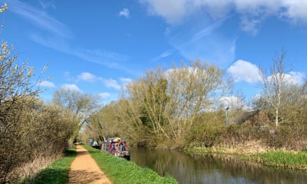 The Kennet and Avon canal south of Reading