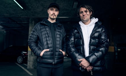 Michael Shea as Mo McIntyre with Art Campion as Sully