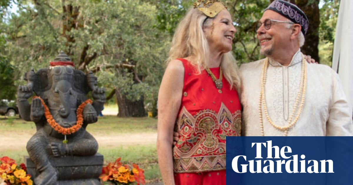 Кристин 71 и Бето 70 се запознаха онлайн през 2013