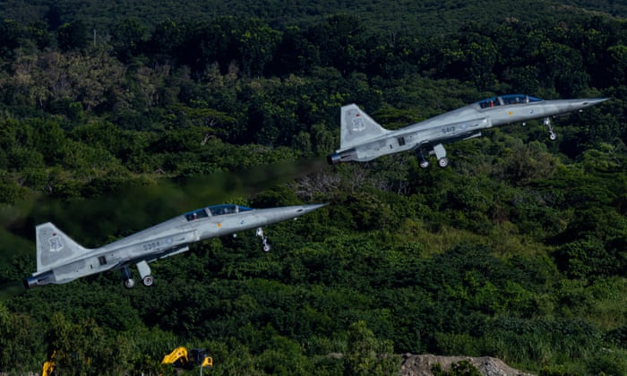 Taiwanese jets scrambled as 20 Chinese aircraft cross median line (theguardian.com)