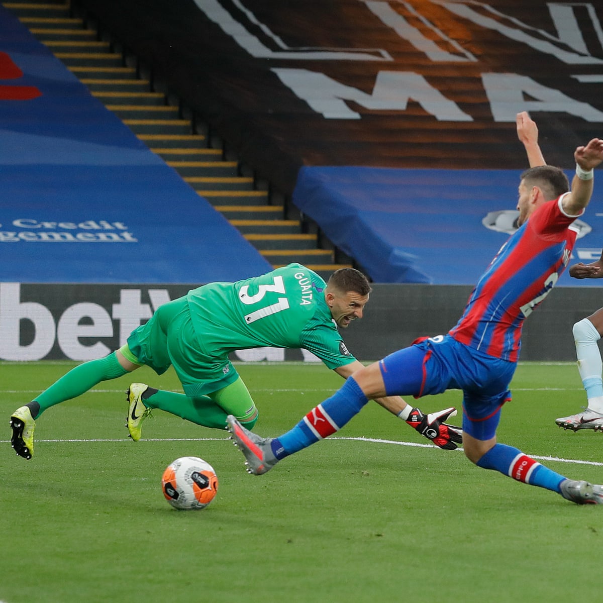 Chelsea Hang On At Crystal Palace To Maintain Champions League Push Premier League The Guardian