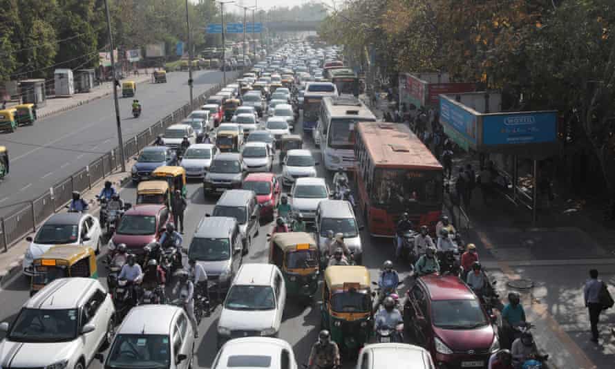 Les rues très encombrées de New Delhi
