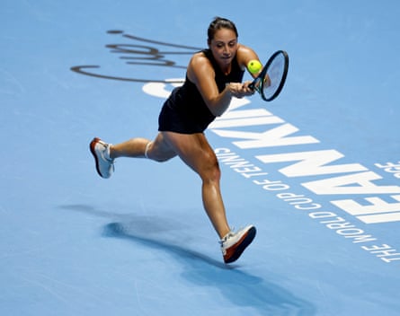 Elisabetta Cocciaretto plays a shot