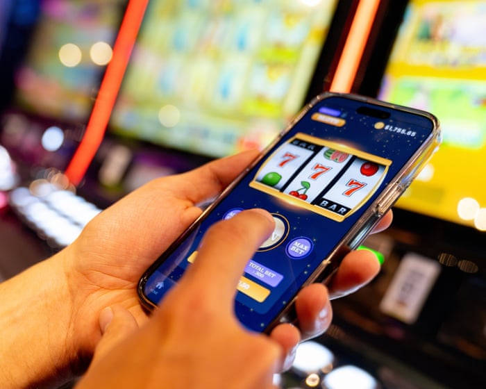 UK bookmakers that warned over illicit market had deal with offshore casinos