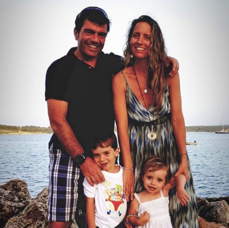 Pilot of crashed New York helicopter was reportedly low on fuel and headed back to helipad | New York helicopter crash | The Guardian