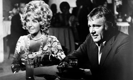 Elizabeth Taylor and Richard Burton in Hammersmith is Out, 1972, also starring Ustinov.