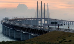 Cars arrive from Denmark at the Swedish border. Officials stressed that anyone seeking to apply for asylum in Sweden would not be turned back.