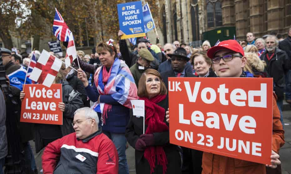 Pro-Brexit demonstrators protest outside parliament