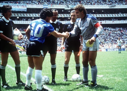 Peter Shilton shakes Diego Maradona’s right hand as the captains swap pennants