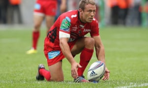 Jonny Wilkinson lines up a penalty for Toulon in the Heineken Cup semi-final against Munster in 2014.