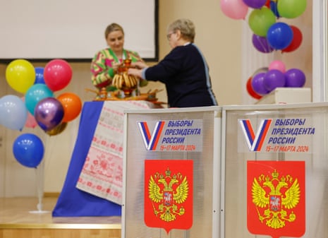 Balloons are seen at a polling station in Vidnoye, Moscow Region, 15 March 2024.