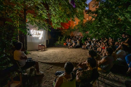Outdoor screening of Leah Pattem and Elisa González’s film, Soy Tribulete 7, in Madrid.